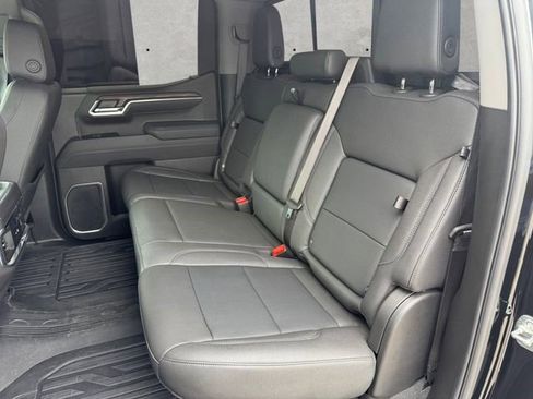 Certified 2025 GMC Sierra 1500 SLT image 25