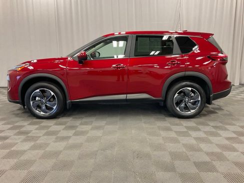 Used 2025 Nissan Rogue SV AWD/4WD image 9
