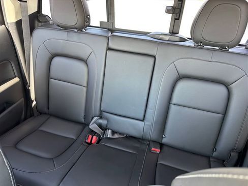 Used 2022 Chevrolet Colorado ZR2 w/ ZR2 Dusk Special Edition image 10