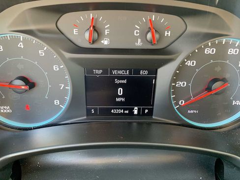 Certified 2021 Chevrolet Equinox LS AWD/4WD image 12