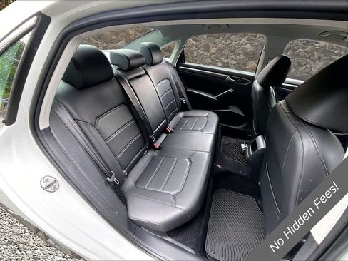 Used 2017 Volkswagen Passat 1.8T R-Line FWD image 23