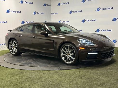 Used 2018 Porsche Panamera image 2