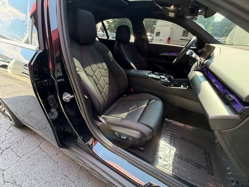 Used 2024 BMW i5 eDrive40i w/ M Sport Package RWD image 34