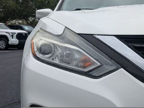 Used 2017 Nissan Altima 2.5 S w/ Power Driver Seat Package FWD image 10