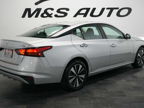 Used 2021 Nissan Altima 2.5 SV FWD image 4