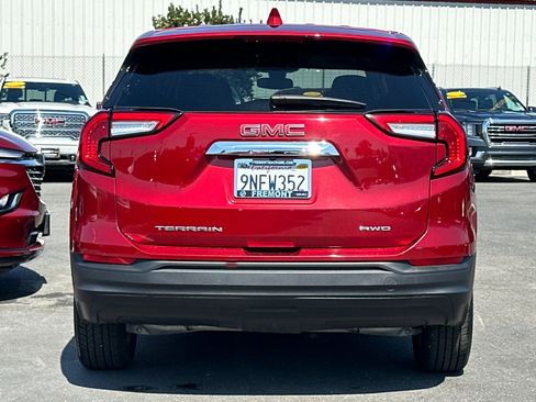 Used 2024 GMC Terrain SLE image 5