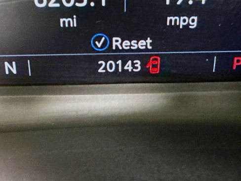 Used 2024 Cadillac XT6 Premium Luxury image 16