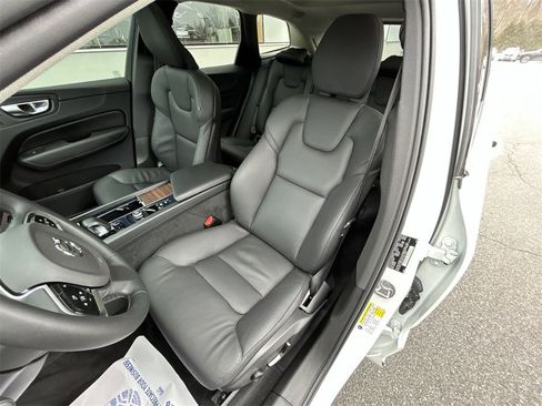 Certified 2023 Volvo XC60 B5 Plus w/ Climate Package image 15