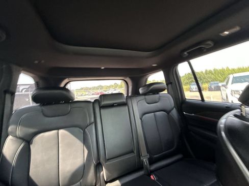 Used 2023 Jeep Grand Cherokee Overland w/ Luxury Tech Group IV RWD image 32