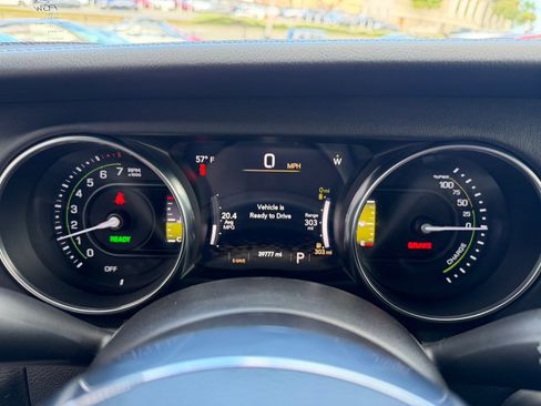 Used 2023 Jeep Wrangler Sahara image 13