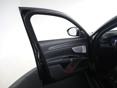 New 2025 Maserati Grecale GT image 23