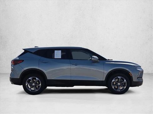Used 2025 Chevrolet Blazer LT FWD image 4