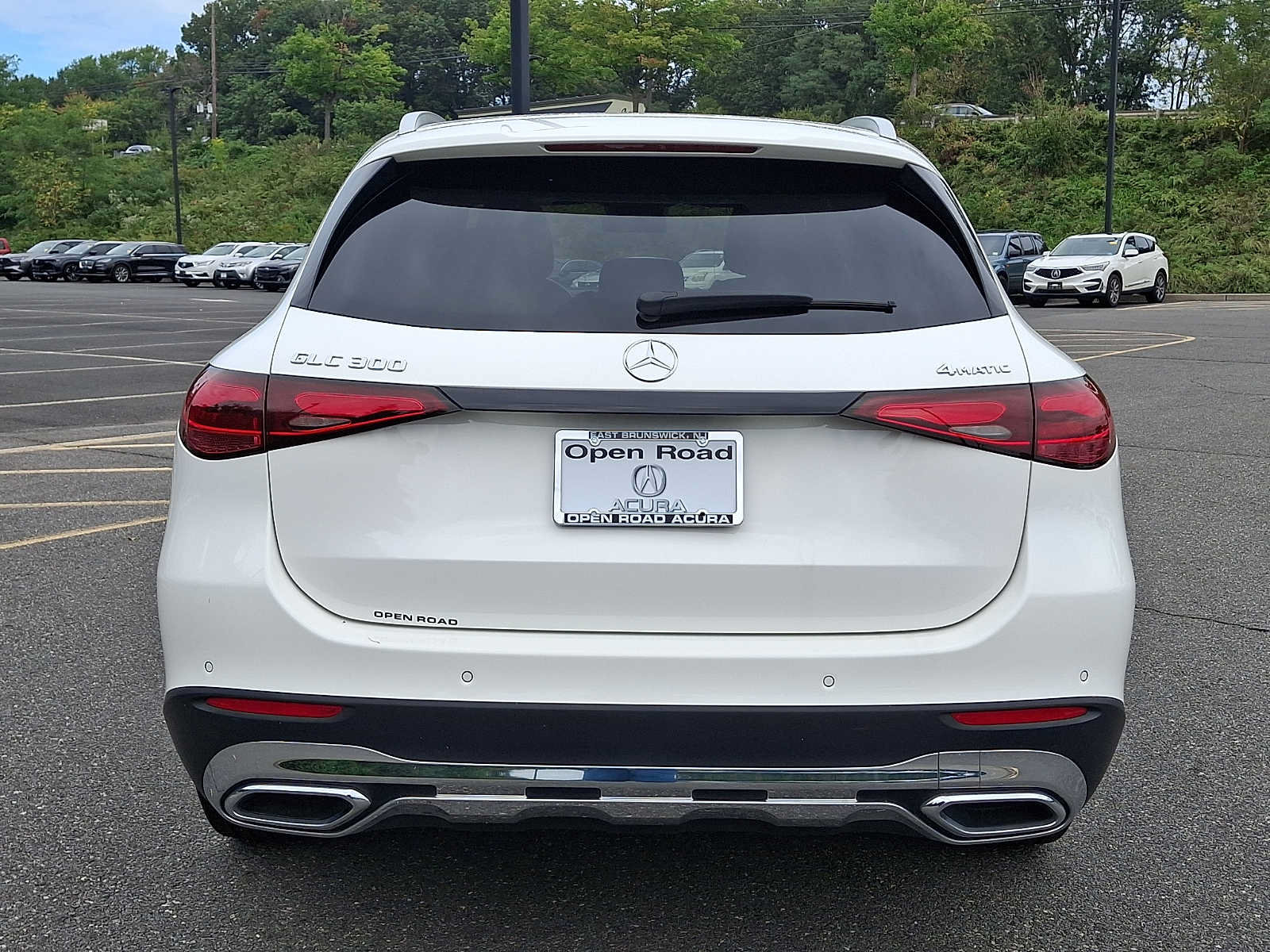 Used 2024 Mercedes-Benz GLC 300 4MATIC image 5