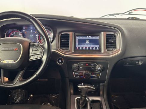 Used 2021 Dodge Charger SXT RWD image 31