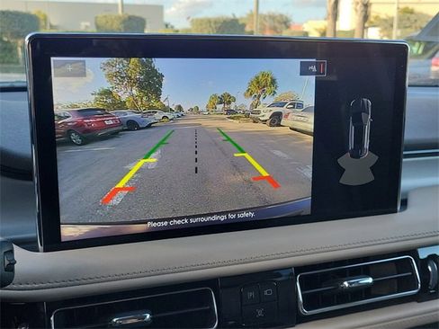 Certified 2022 Lincoln Nautilus FWD w/ Premium Package image 21