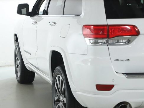 Used 2017 Jeep Grand Cherokee Overland AWD/4WD image 42
