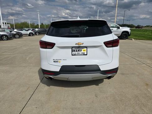 Used 2025 Chevrolet Blazer LT AWD/4WD image 12