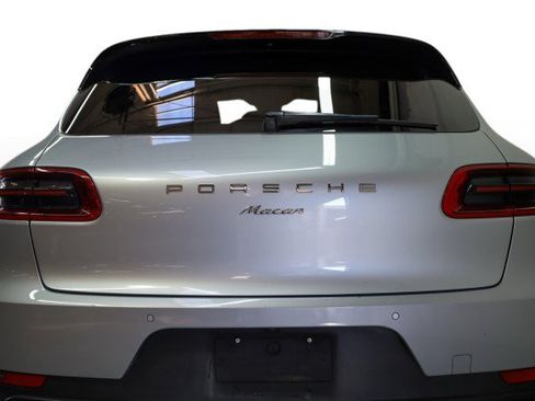 Used 2018 Porsche Macan image 5