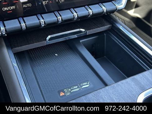 New 2026 GMC Acadia Denali Ultimate w/ LPO, Floor Liner Package AWD/4WD image 18