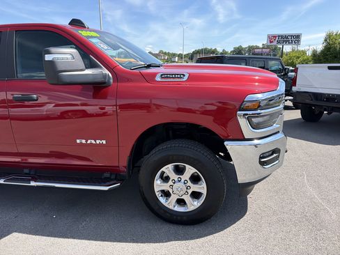 Used 2026 RAM 2500 Big Horn AWD/4WD image 4