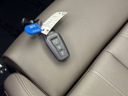 Used 2025 Audi Q5 Premium Plus w/ Premium Plus AWD/4WD image 24