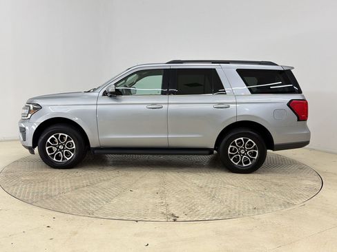 Used 2024 Ford Expedition XLT AWD/4WD image 2