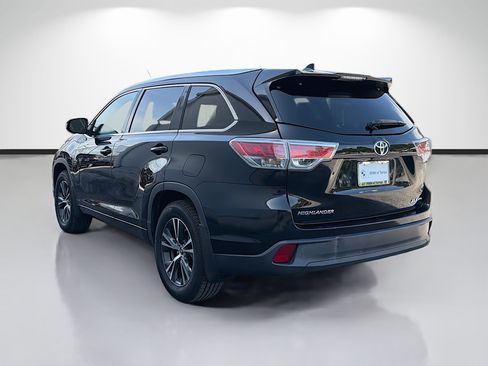 Used 2016 Toyota Highlander XLE AWD/4WD image 5