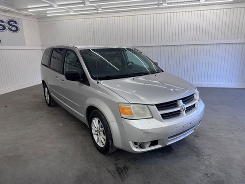 Used 2009 Dodge Grand Caravan SE image 3