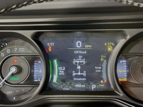 Used 2025 Jeep Wrangler Sahara w/ Safety Group image 18