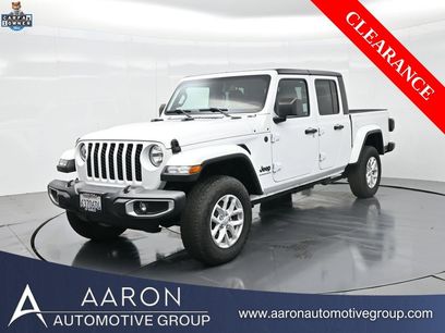 Used 2023 Jeep Gladiator Sport