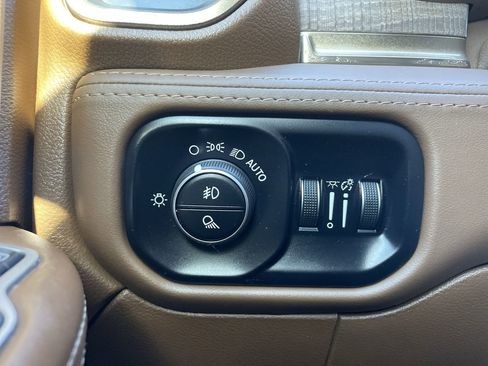 Used 2023 RAM 3500 Limited AWD/4WD image 28