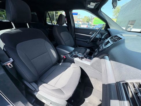 Used 2018 Ford Explorer XLT AWD/4WD image 26