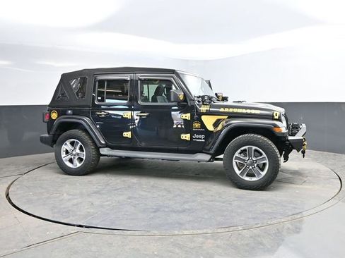 Used 2021 Jeep Wrangler Unlimited Sahara w/ Uconnect 4C Nav & Sound Group AWD/4WD image 5