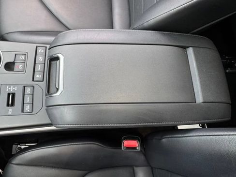Used 2020 Toyota Highlander XLE AWD/4WD image 22