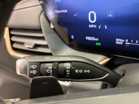 Used 2025 Buick Envision Avenir AWD/4WD image 40