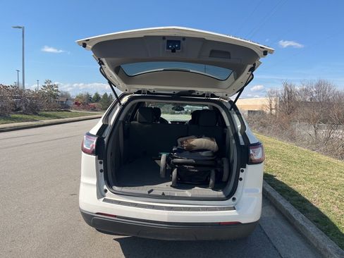 Used 2015 Chevrolet Traverse LS image 11