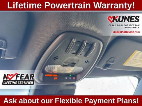 Used 2024 Chevrolet Trax RS w/ Sunroof Package FWD image 33