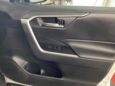Used 2019 Toyota RAV4 XLE w/ Convenience Package AWD/4WD image 7