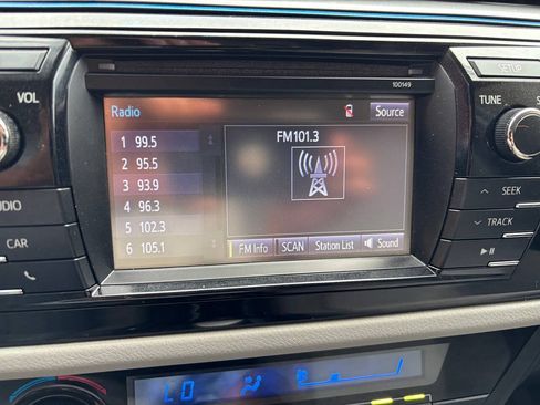 Used 2015 Toyota Corolla LE FWD image 26