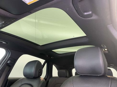 Used 2020 Mercedes-Benz GLC 300 4MATIC image 18