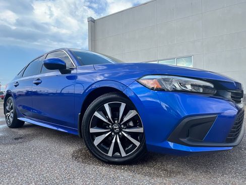 Used 2024 Honda Civic EX image 1