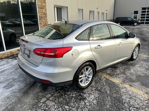Used 2017 Ford Focus SE image 4