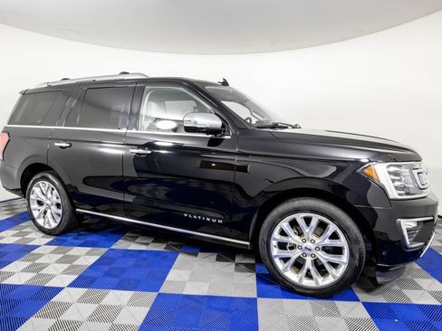 Used 2019 Ford Expedition Platinum RWD image 4