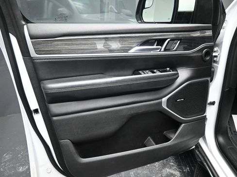 Used 2022 Jeep Wagoneer Series II image 28