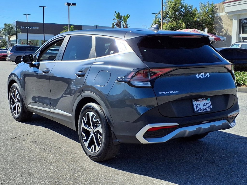 Certified 2023 Kia Sportage EX FWD image 3
