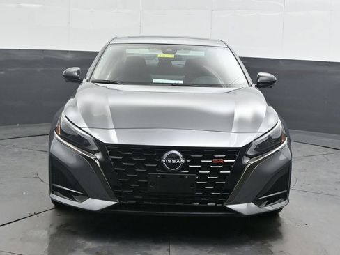 Used 2023 Nissan Altima 2.0 SR FWD image 5
