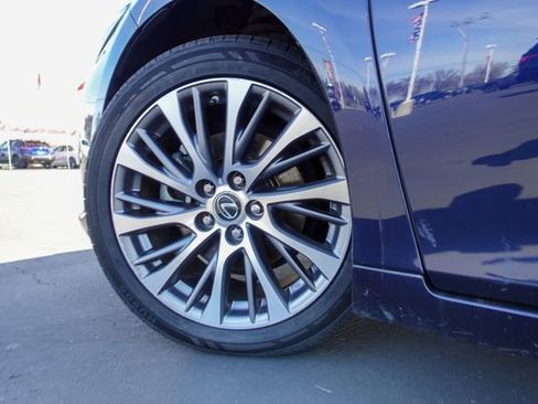 Used 2021 Lexus ES 250 w/ Premium Package image 11