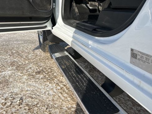 Used 2024 Chevrolet Silverado 2500 LT w/ Convenience Package image 35