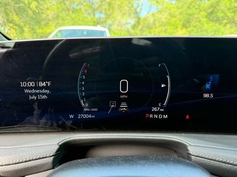 Used 2025 Cadillac XT4 Premium Luxury FWD image 4