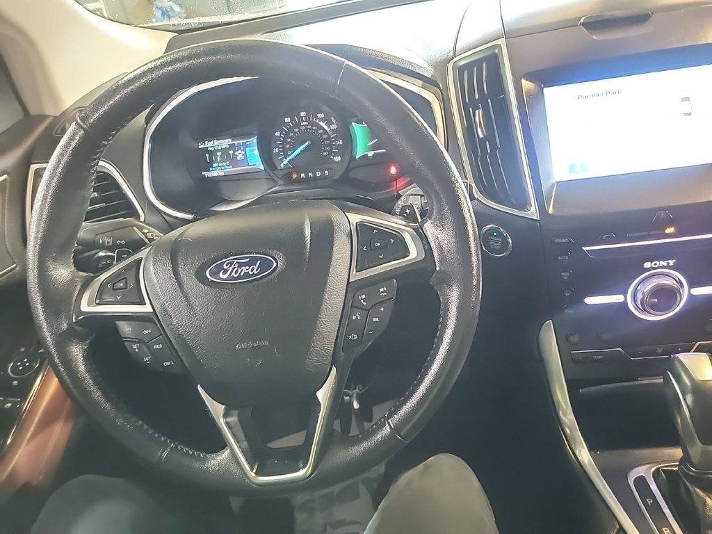 Used 2017 Ford Edge Titanium w/ Equipment Group 302A FWD image 10